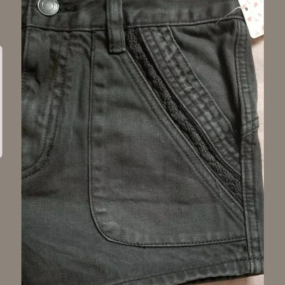 Free People Black Shorts Size 26 NWT - Picture 2 of 8